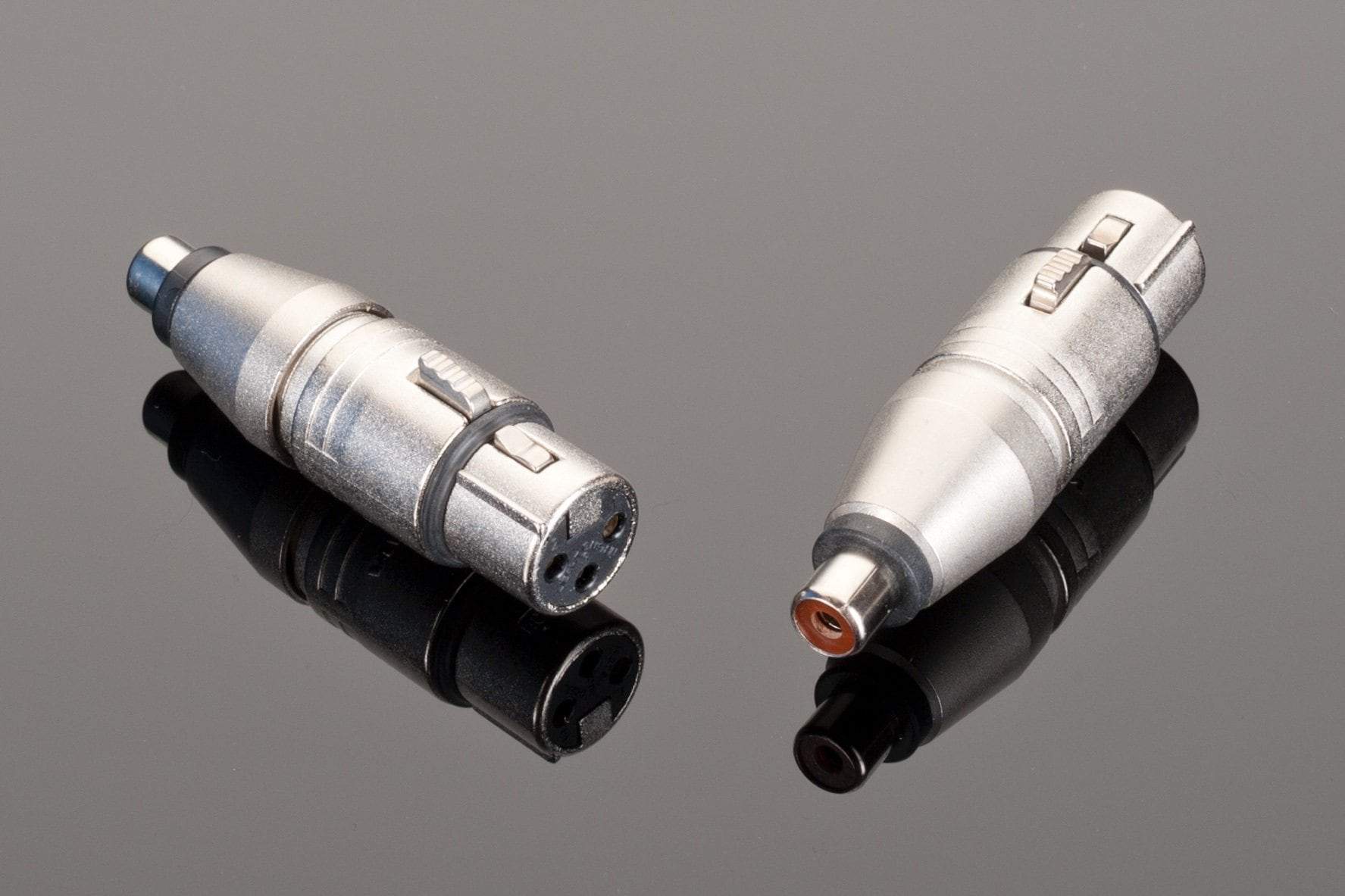 Breytistykki RCA female to XLR Female