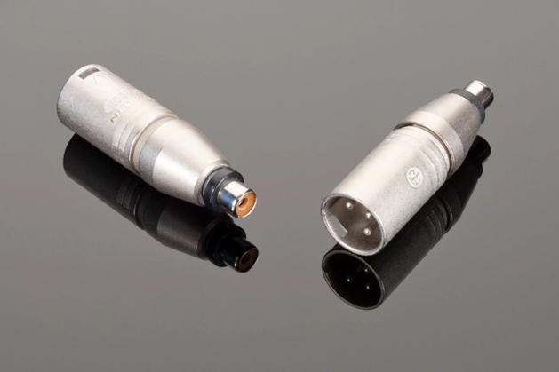 Breytistykki RCA female to XLR Male