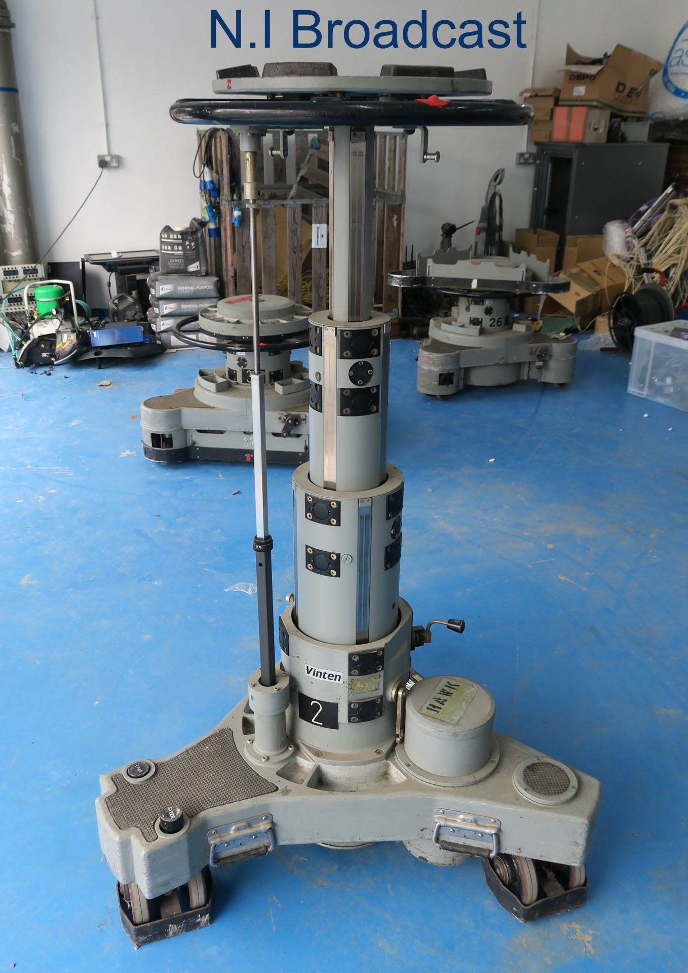 Vinten Pedestal Hawk Vector 70