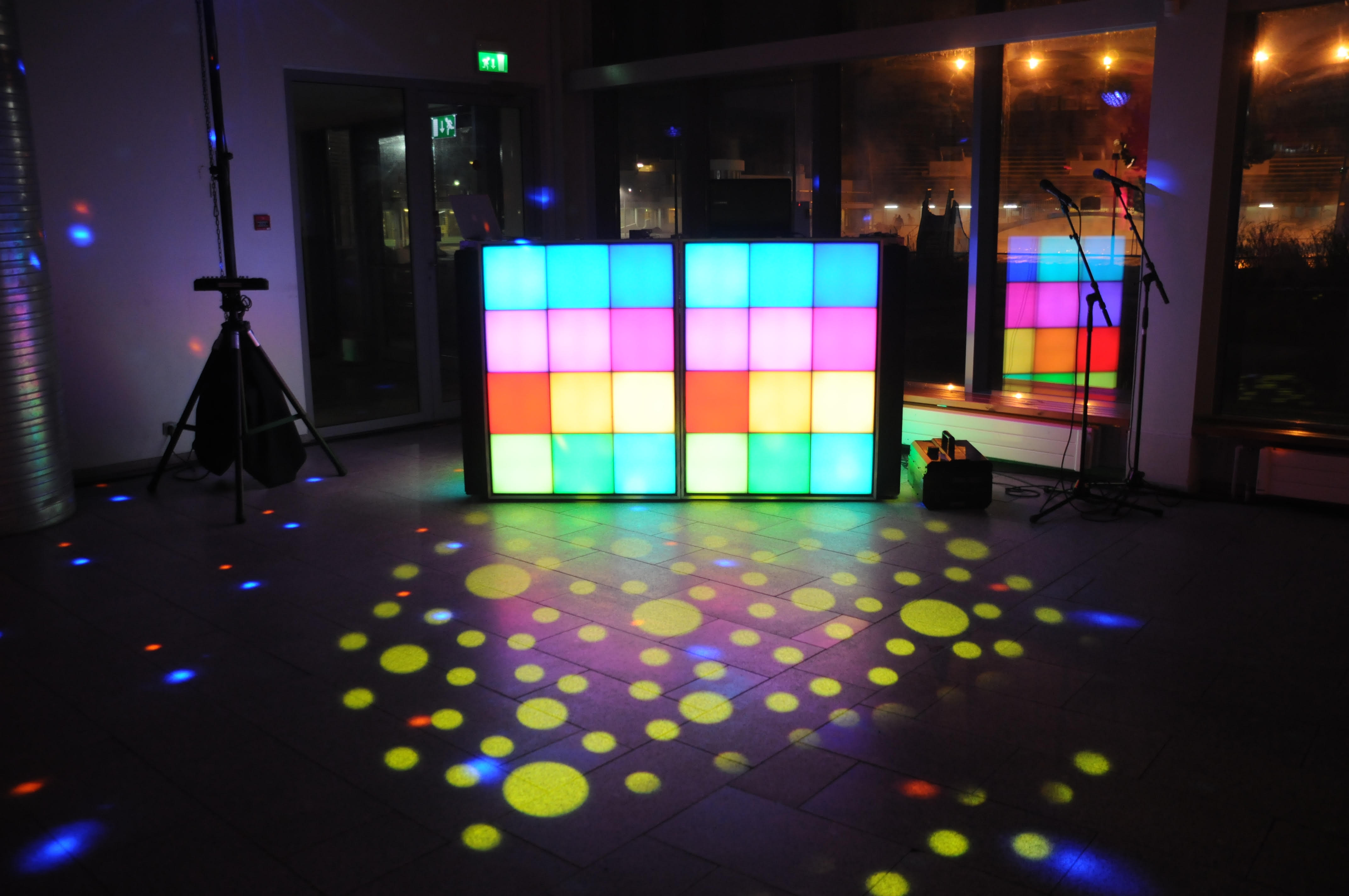 DJ borð 48 x LED Panels 30x30cm 2xFlightCase